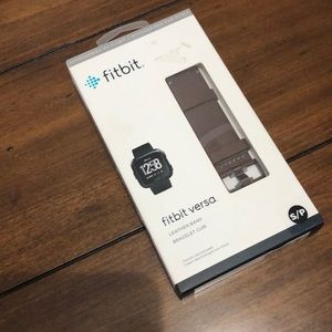 Small Fitbit Versa Leather Band